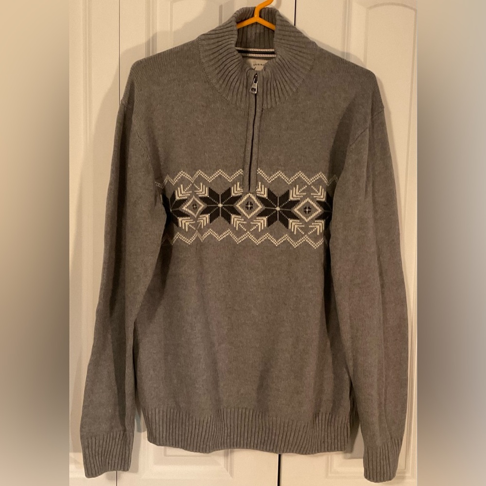 Weatherproof Gray Zip-Up Sweater with Geometric Pattern